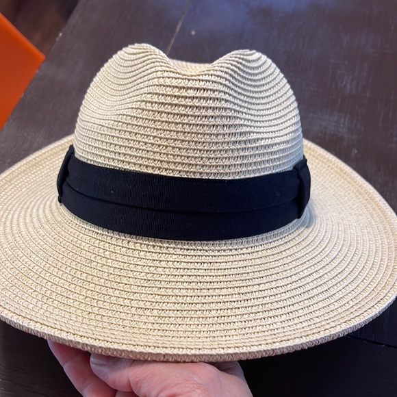 Polyester hat - Picture 4 of 4